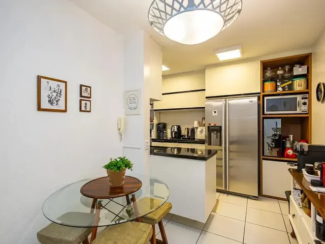 Apartamento 3 quartos e 2 banheiros, à venda, no bairro Centro Cívico em Curitiba