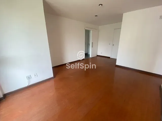 Apartamento 2 quartos e 2 banheiros, para alugar, no bairro Icaraí em Niterói