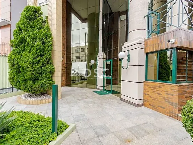 Apartamento com 241m² 3 quartos e 3 banheiros, à venda, no bairro Centro em Curitiba