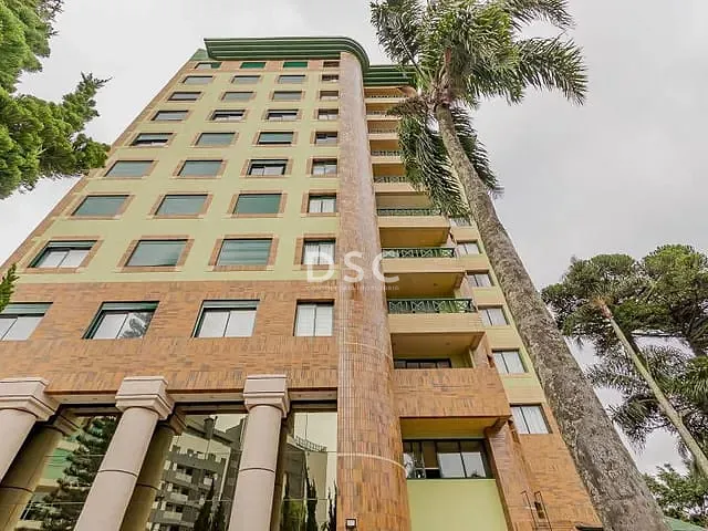 Apartamento com 241m² 3 quartos e 3 banheiros, à venda, no bairro Centro em Curitiba