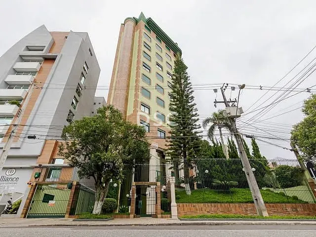 Apartamento com 241m² 3 quartos e 3 banheiros, à venda, no bairro Centro em Curitiba