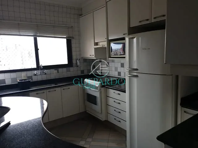 Apartamento com 105m² 2 quartos e 1 banheiro, à venda, no bairro Centro em Londrina