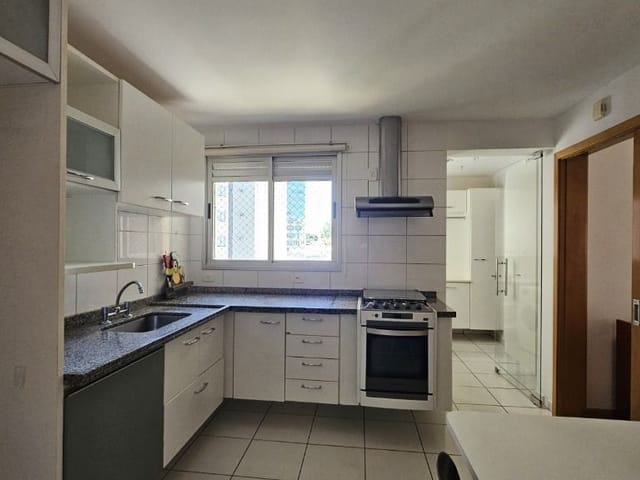 Apartamento com 209m² 3 quartos e 2 banheiros, à venda, no bairro Gleba Palhano em Londrina