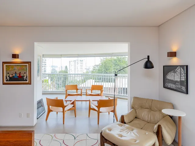 Foto do Apartamento - Apartamento à venda com 246m² reformados, Varanda gourmet e 4 suítes em localização privilegiada na  Vila Sofia, São Paulo, SP | Paulista Imóveis