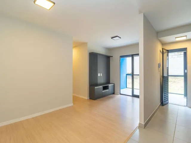Apartamento 3 quartos e 1 banheiro, à venda, no bairro Campo Comprido em Curitiba