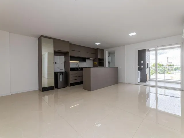 Apartamento 3 quartos e 2 banheiros, à venda, no bairro Campo Comprido em Curitiba