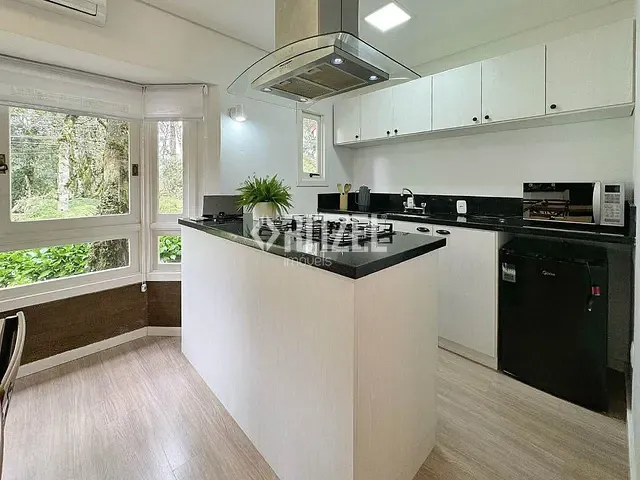 Casa 2 quartos e 3 banheiros, à venda, no bairro Planalto em Gramado