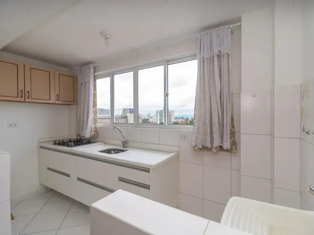 Apartamento 1 quarto e 1 banheiro, à venda, no bairro Novo Mundo em Curitiba