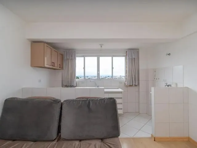 Apartamento 1 quarto e 1 banheiro, à venda, no bairro Novo Mundo em Curitiba