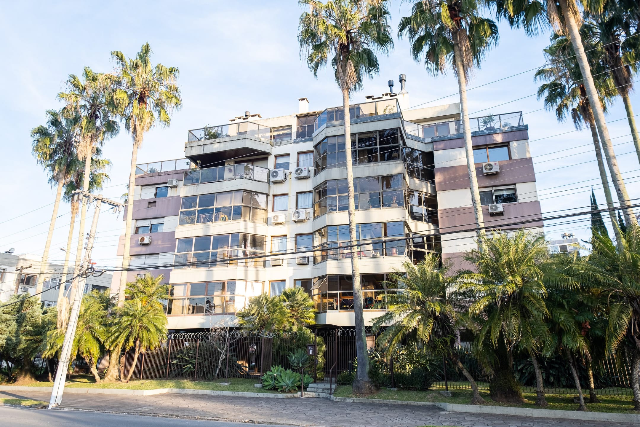 Cobertura duplex alto padrão à venda ou aluguel na Zona Norte de Pelotas, 413 m², 3 quartos, suíte, piscina e 2 vagas