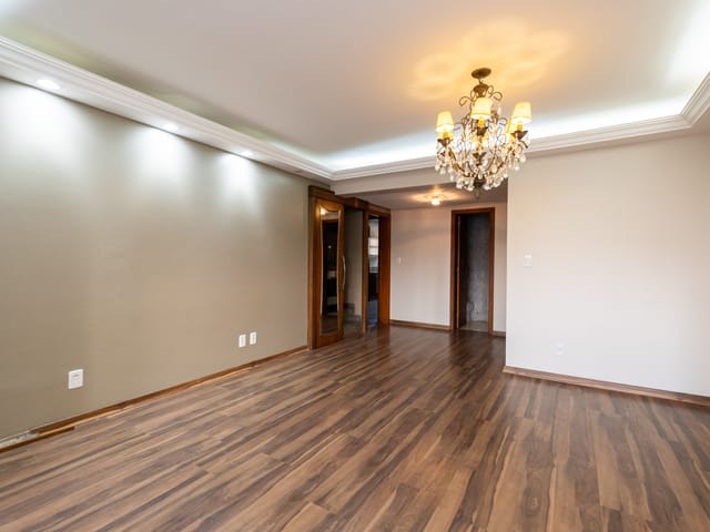 Apartamento com 515m² 3 quartos e 3 banheiros, à venda ou para alugar, no bairro Centro em Pelotas