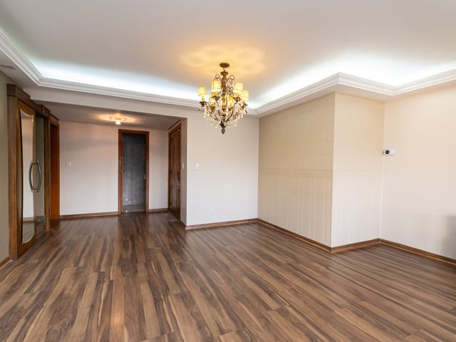 Apartamento com 515m² 3 quartos e 3 banheiros, à venda ou para alugar, no bairro Centro em Pelotas