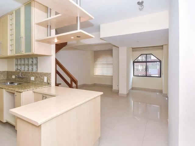 Apartamento 1 quarto e 2 banheiros, à venda, no bairro Cabral em Curitiba