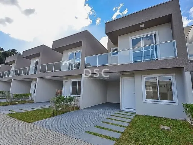 Casa 3 quartos e 2 banheiros, à venda, no bairro Campo Comprido em Curitiba