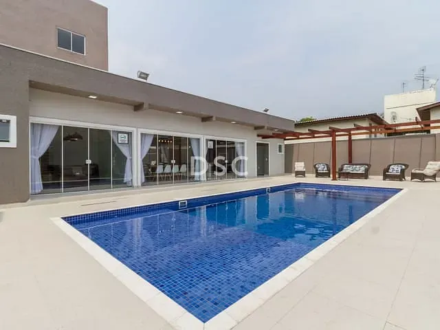 Casa 3 quartos e 2 banheiros, à venda, no bairro Campo Comprido em Curitiba
