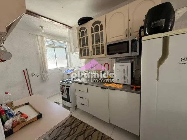 Apartamento com 10m² 2 quartos e 1 banheiro, à venda ou para alugar, no bairro Martim de Sá em Caraguatatuba