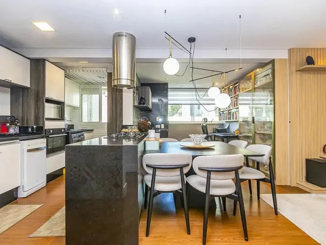 Apartamento 2 quartos e 2 banheiros, à venda, no bairro Batel em Curitiba