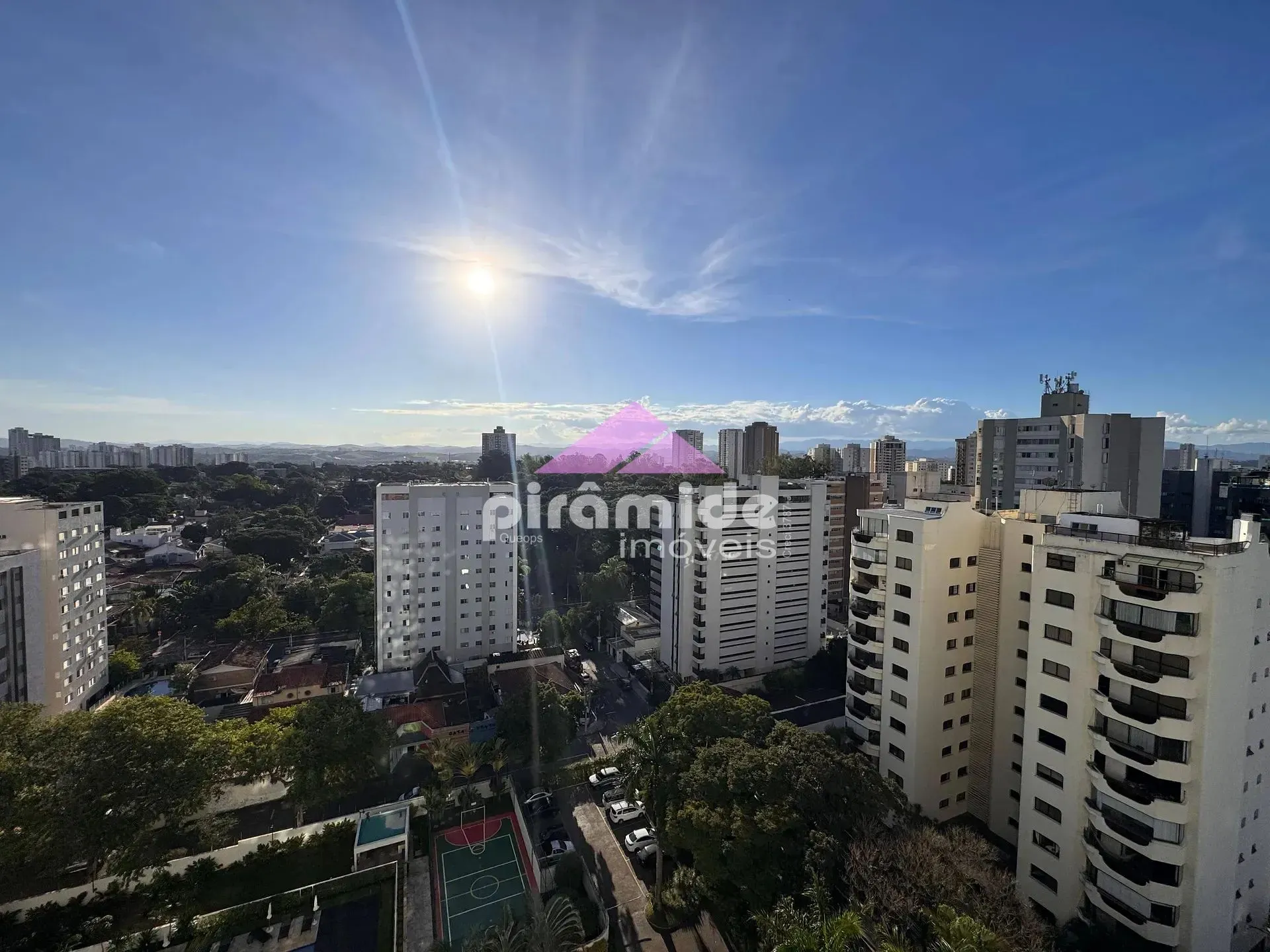 Apartamento, 3 quartos, 189 m² - Foto 1