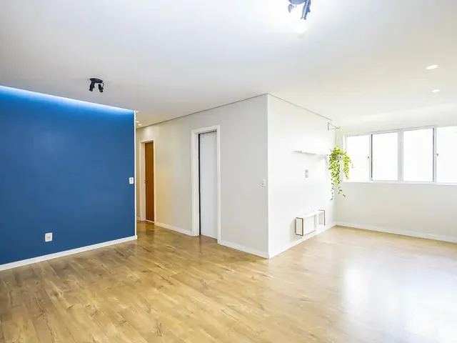 Apartamento 3 quartos e 1 banheiro, à venda, no bairro Campo Comprido em Curitiba