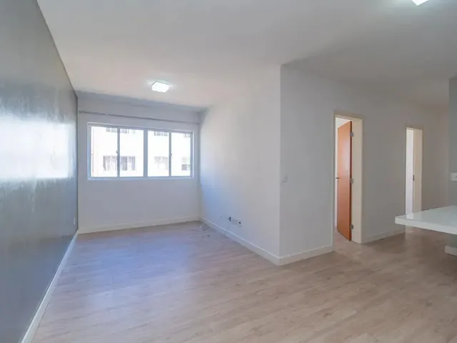 Apartamento 3 quartos e 1 banheiro, para alugar, no bairro Campo Comprido em Curitiba