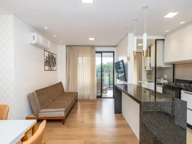 Apartamento 2 quartos e 2 banheiros, para alugar, no bairro Cabral em Curitiba