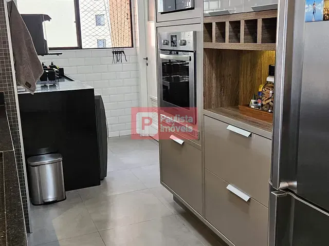 Apartamento com 191m² 3 quartos e 3 banheiros, para alugar, no bairro Santo Amaro em São Paulo