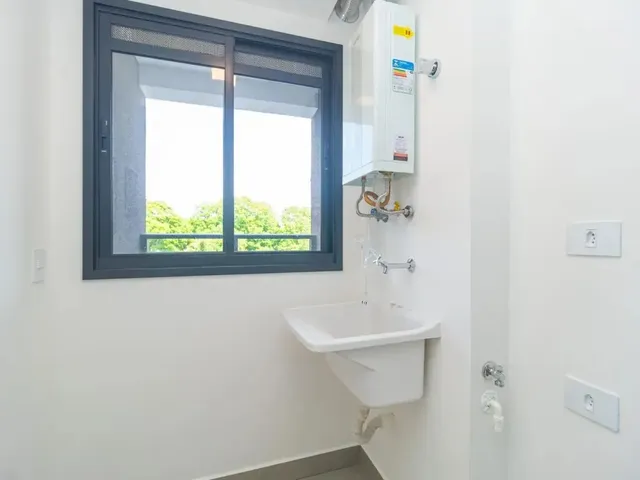 Apartamento 2 quartos e 2 banheiros, para alugar, no bairro Ecoville em Curitiba