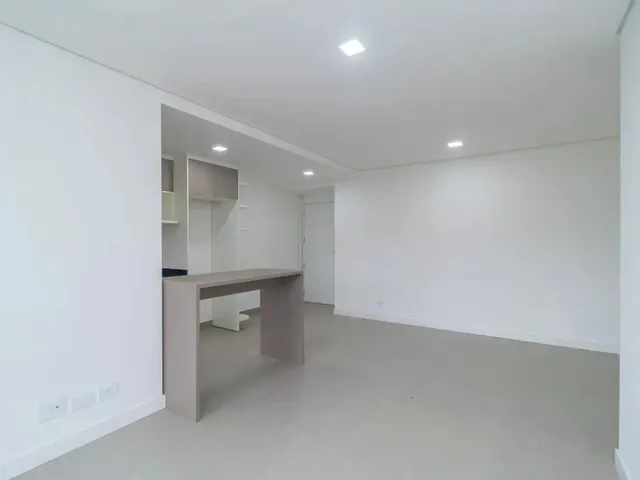 Apartamento 2 quartos e 1 banheiro, para alugar, no bairro Ecoville em Curitiba