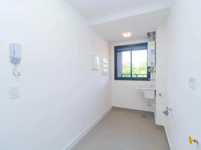 Apartamento 2 quartos e 2 banheiros, para alugar, no bairro Ecoville em Curitiba