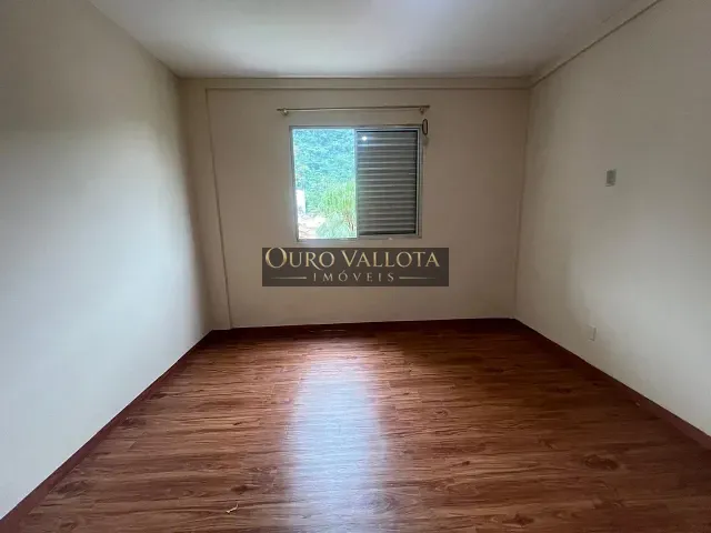 Apartamento 2 quartos e 1 banheiro, à venda, no bairro Sumaré em Caraguatatuba