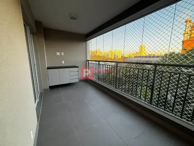 Apartamento com 135m² 3 quartos e 3 banheiros, para alugar, no bairro Santo Amaro em São Paulo