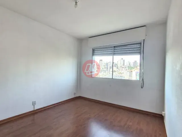 Apartamento com 98m² 2 quartos e 1 banheiro, à venda ou para alugar, no bairro Partenon em Porto Alegre