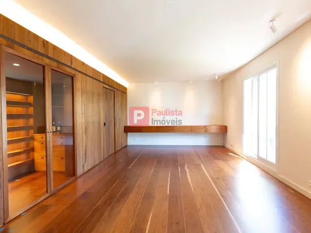 Apartamento com 200m² 3 quartos e 3 banheiros, à venda, no bairro Itaim Bibi em São Paulo