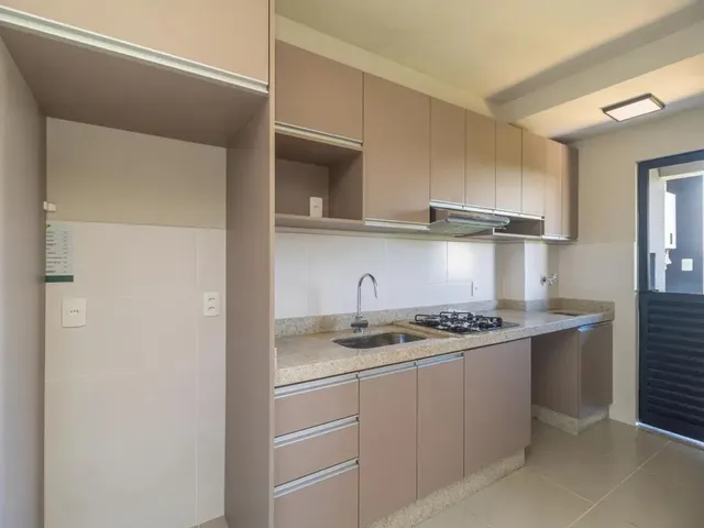 Apartamento 2 quartos e 2 banheiros, para alugar, no bairro Campo Comprido em Curitiba