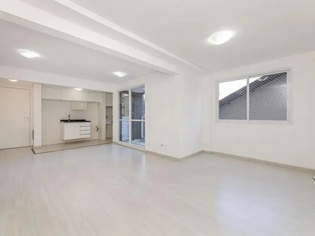Apartamento 2 quartos e 2 banheiros, para alugar, no bairro Bacacheri em Curitiba