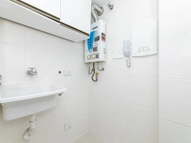 Apartamento 2 quartos e 2 banheiros, para alugar, no bairro Bacacheri em Curitiba