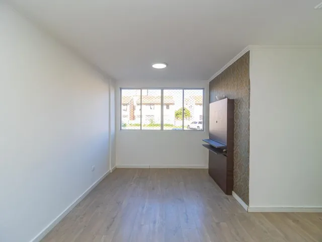 Apartamento 2 quartos e 1 banheiro, para alugar, no bairro Campo Comprido em Curitiba