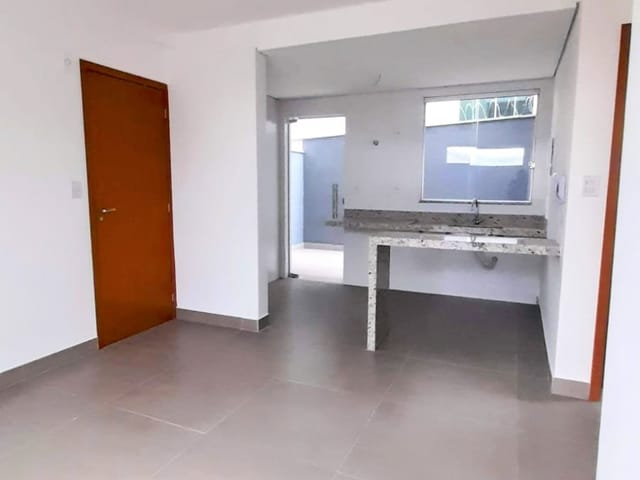 Foto do Apartamento - Apartamento com área Privativa, 2 quartos,1 suíte, 2 vagas sob pilotis com elevador, no Bairro Candelária, Belo Horizonte MG. | Deltalar Imóveis