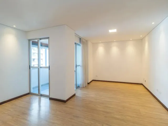 Apartamento 3 quartos e 3 banheiros, para alugar, no bairro Água Verde em Curitiba