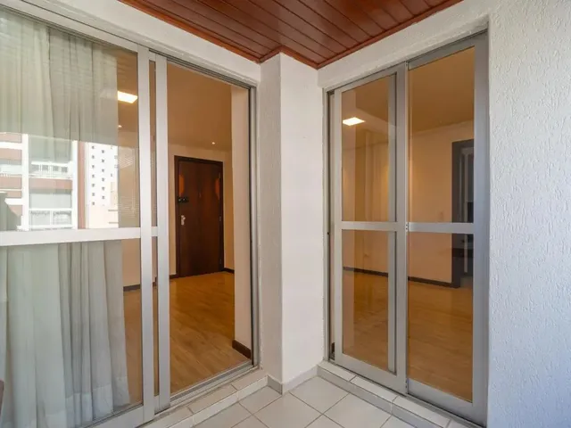 Apartamento 3 quartos e 3 banheiros, para alugar, no bairro Água Verde em Curitiba