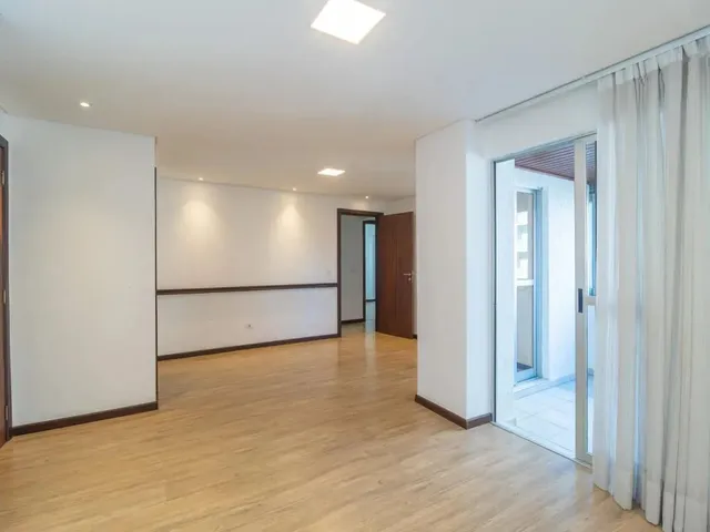 Apartamento 3 quartos e 3 banheiros, para alugar, no bairro Água Verde em Curitiba