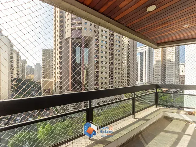 Apartamento com 210m² 2 quartos e 4 banheiros, à venda, no bairro Itaim Bibi em São Paulo
