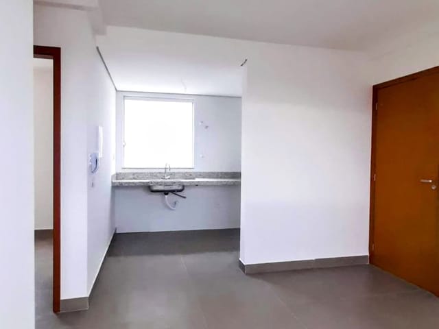Foto do Apartamento - Apartamento 02 quartos, 1 vaga sob Pilotis com elevador no Bairro Candelária, Belo Horizonte MG. | Deltalar Imóveis