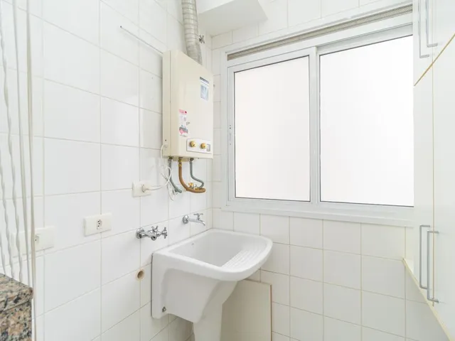 Apartamento 2 quartos e 1 banheiro, para alugar, no bairro Ecoville em Curitiba