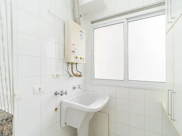 Apartamento 2 quartos e 1 banheiro, para alugar, no bairro Ecoville em Curitiba