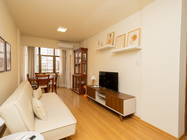 Apartamento 1 quarto e 1 banheiro, para alugar, no bairro Centro em Pelotas