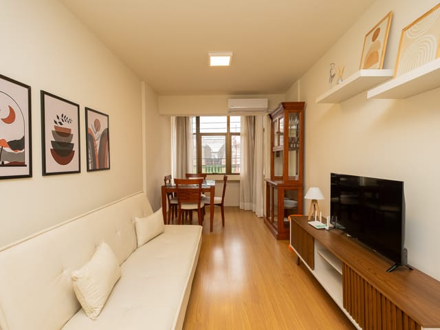 Apartamento 1 quarto e 1 banheiro, para alugar, no bairro Centro em Pelotas