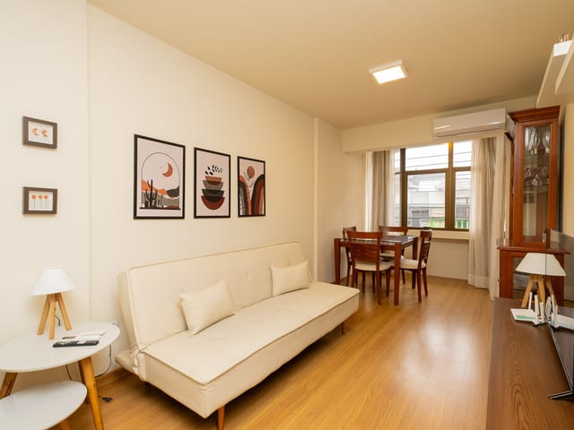 Apartamento 1 quarto e 1 banheiro, para alugar, no bairro Centro em Pelotas