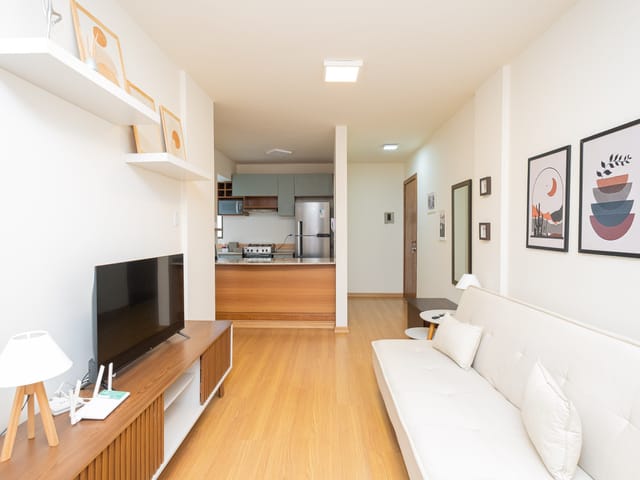 Apartamento 1 quarto e 1 banheiro, para alugar, no bairro Centro em Pelotas