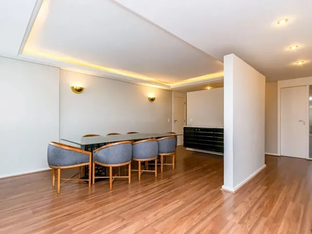 Apartamento 3 quartos e 4 banheiros, para alugar, no bairro Batel em Curitiba